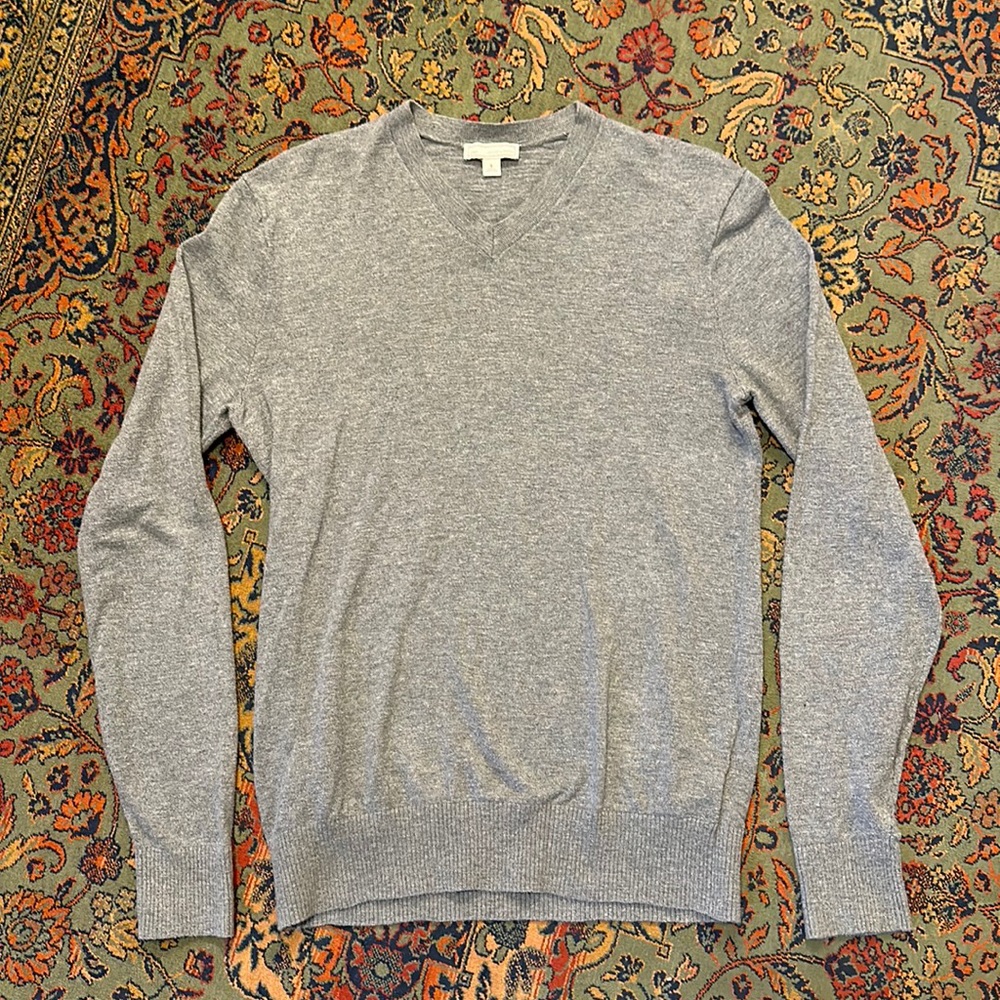 GAP Cotton V neck sweater, small, gray